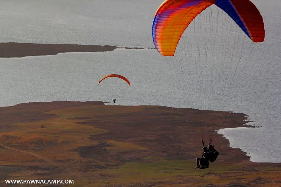 Pawna lake paragliding - 2 paragliders