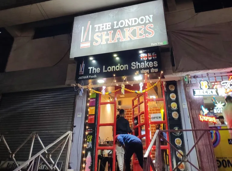The London shakes Lonavala - Store front